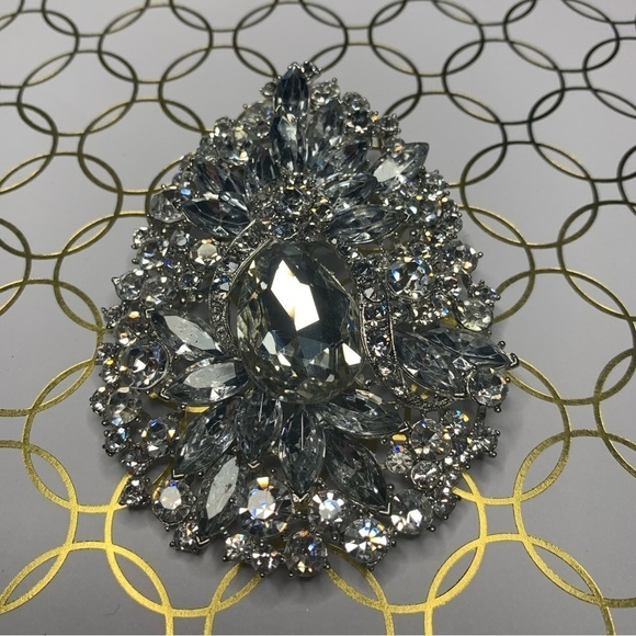 H) Bridal Tear Drop Rhinestone Crystal Pendant/Brooch - Picture 9 of 9